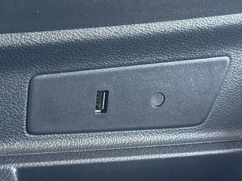 Used 2018 Ford Transit 150 XLT image 35