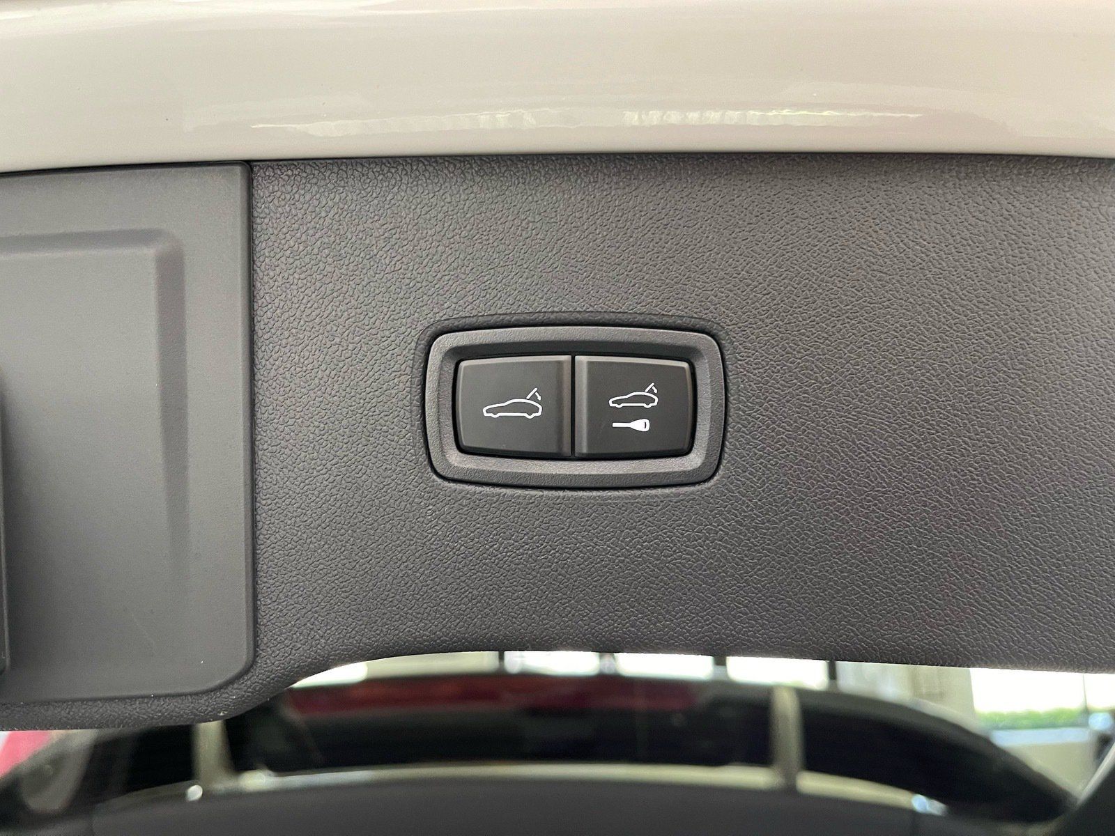 Used 2025 Porsche Cayenne GTS AWD/4WD image 36