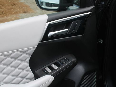 Used 2023 Mitsubishi Outlander SEL AWD/4WD image 19