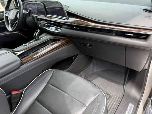 Used 2024 Cadillac Escalade Premium Luxury image 20