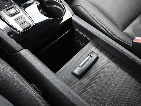 Used 2021 Honda Pilot Touring image 34