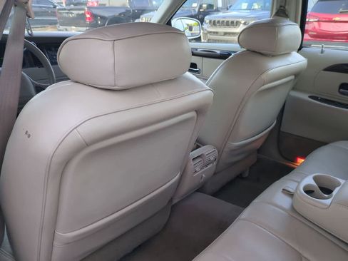 Used 2000 Lincoln Town Car Signature RWD image 17