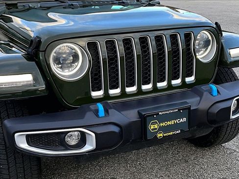 Used 2023 Jeep Wrangler Unlimited Sahara w/ Cold Weather Group image 32