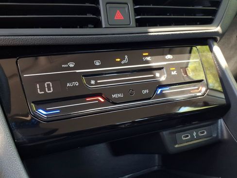 Certified 2025 Volkswagen Jetta S FWD image 26
