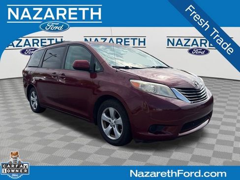 Used 2012 Toyota Sienna LE FWD image 1