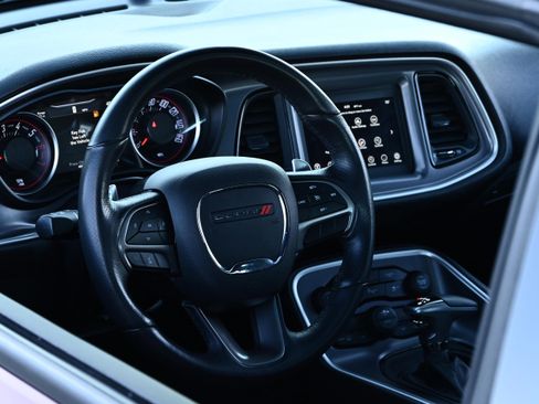 Used 2019 Dodge Challenger R/T w/ Driver Convenience Group image 28