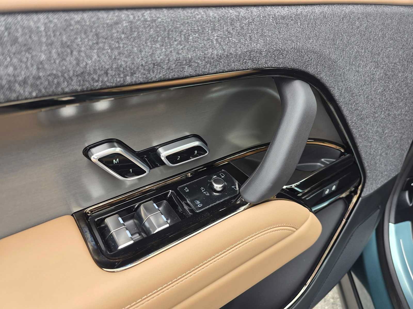 New 2027 Land Rover Range Rover Sport SE AWD/4WD image 23