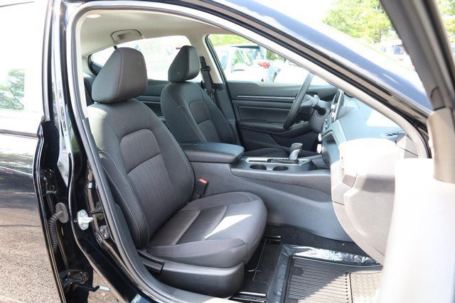 Certified 2025 Nissan Altima 2.5 SV FWD image 23