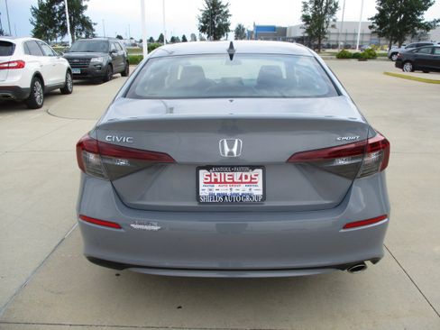 Used 2025 Honda Civic Sport image 5