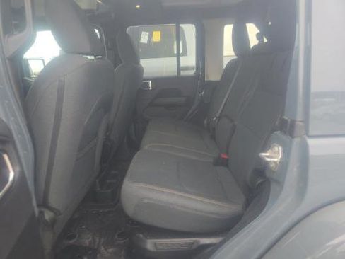 Used 2025 Jeep Wrangler Unlimited Sahara image 7