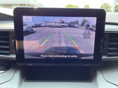 Used 2023 Ford Explorer XLT w/ Equipment Group 202A AWD/4WD image 23
