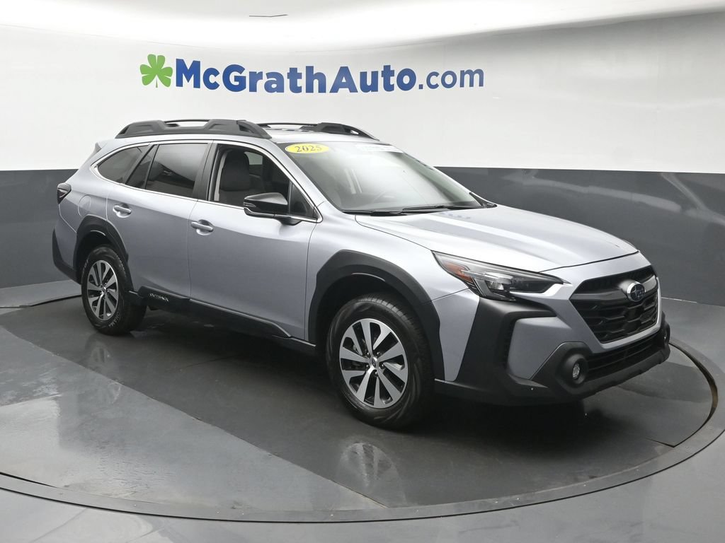 Used 2025 Subaru Outback Premium AWD/4WD image 2