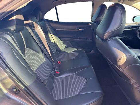 Used 2020 Toyota Camry SE image 16