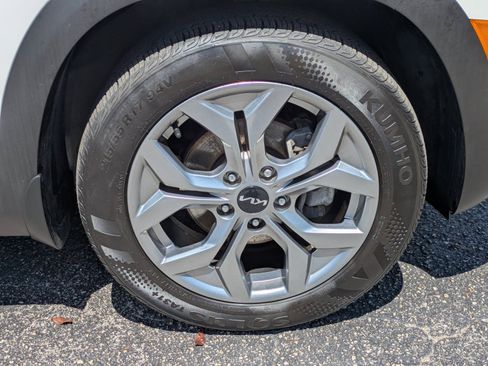 Certified 2024 Kia Seltos S FWD image 9