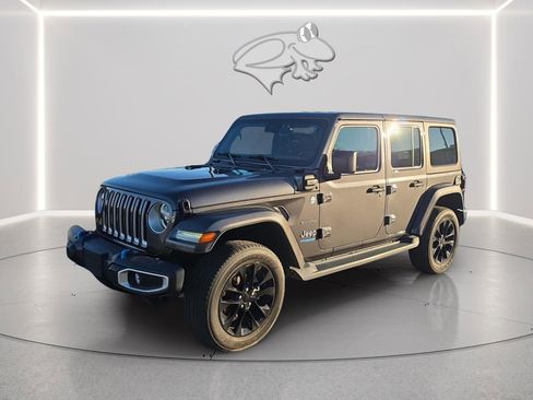 Used 2022 Jeep Wrangler Unlimited Sahara w/ Cold Weather Group image 2