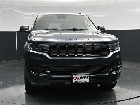 Used 2024 Jeep Wagoneer Series II AWD/4WD image 4