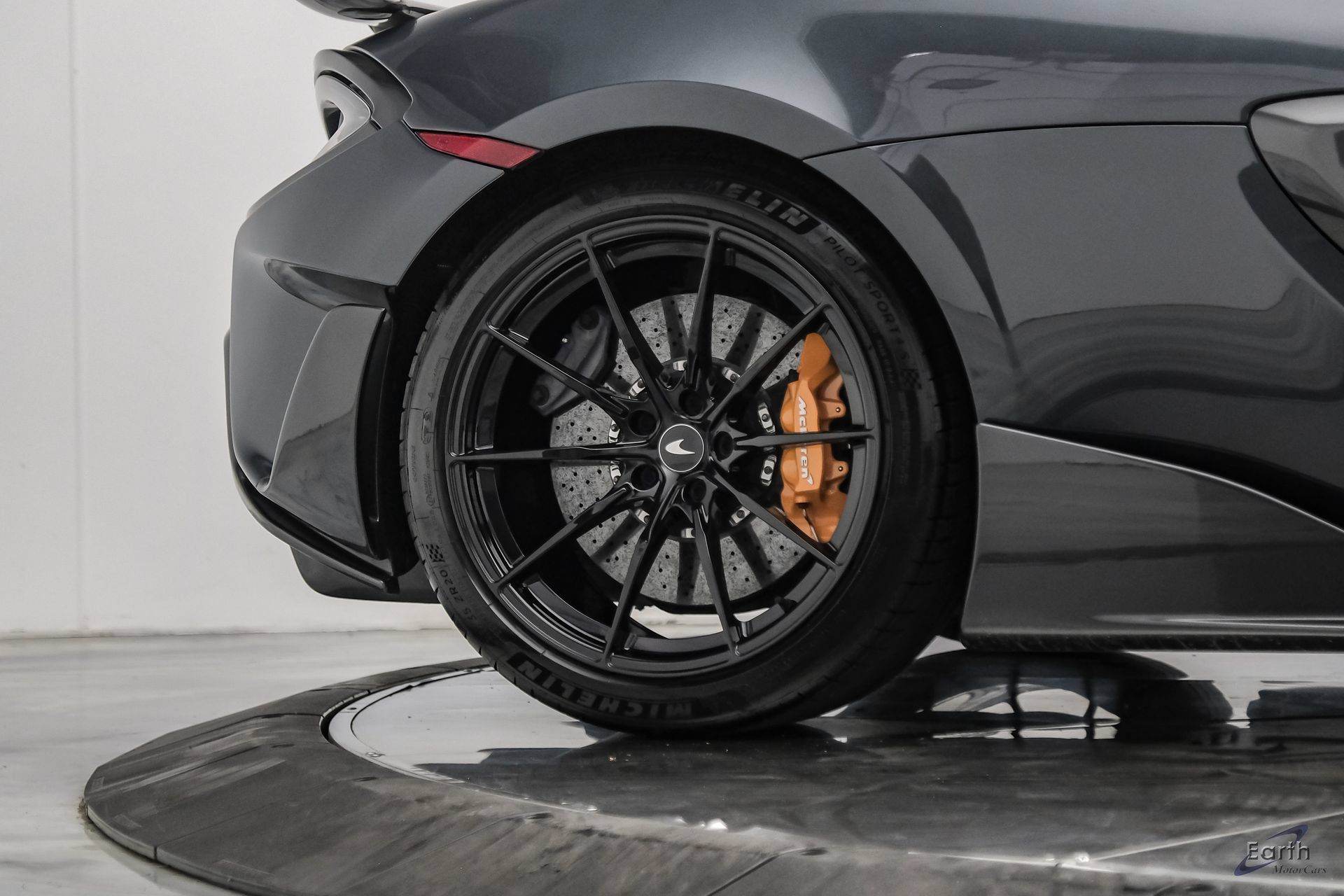 Used 2019 McLaren 600LT RWD image 96