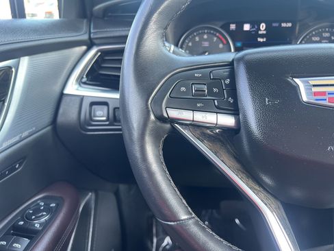 Used 2022 Cadillac XT6 Premium Luxury w/ Technology Package image 11