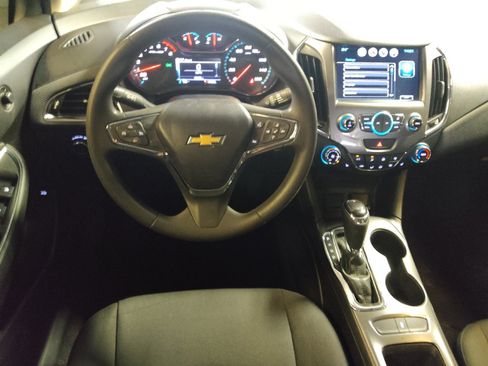 Used 2017 Chevrolet Cruze LT w/ Sun And Sound Package FWD image 22