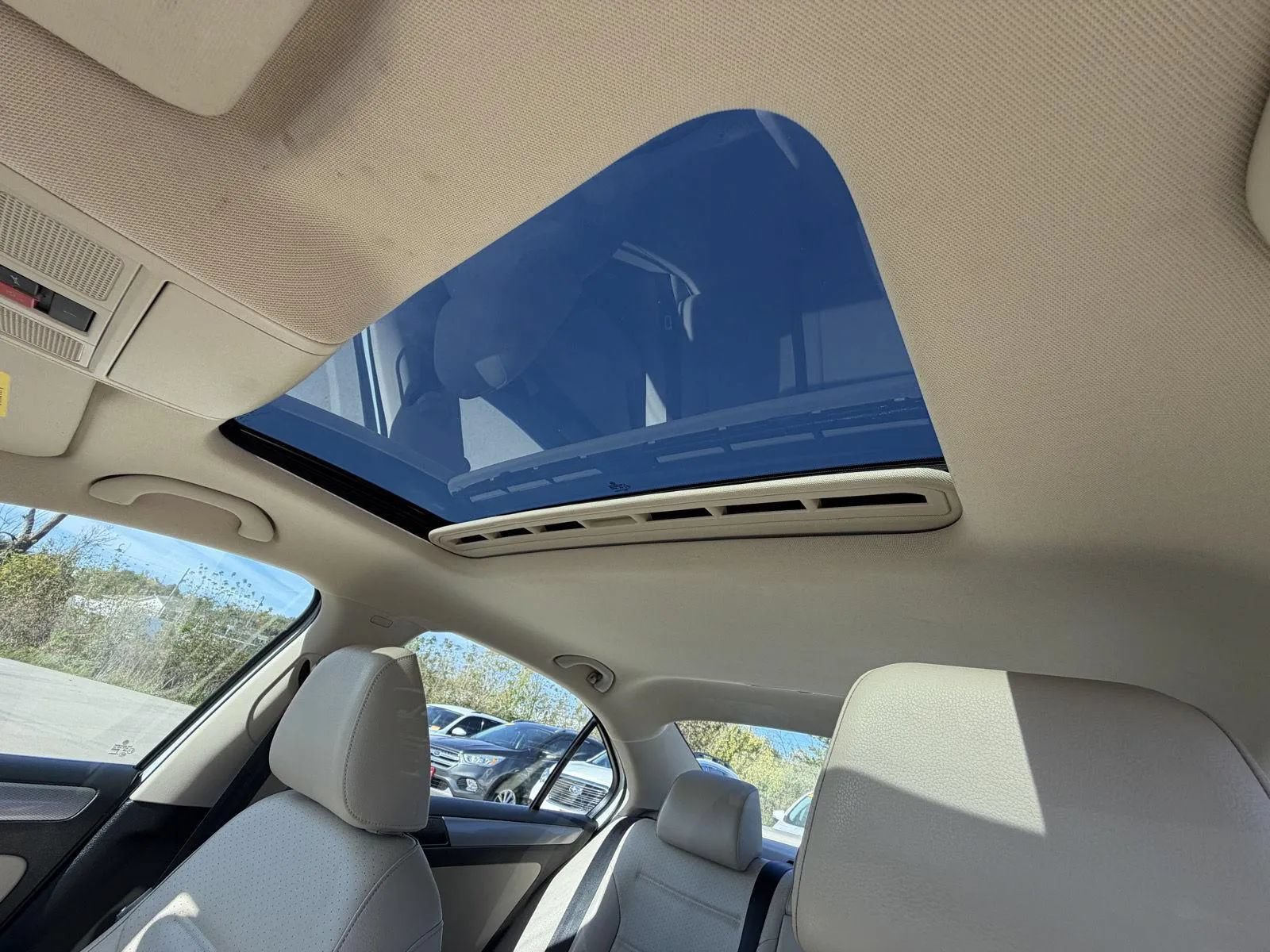 Used 2015 Volkswagen Jetta SE FWD image 31