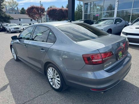 Used 2016 Volkswagen Jetta SEL FWD image 5