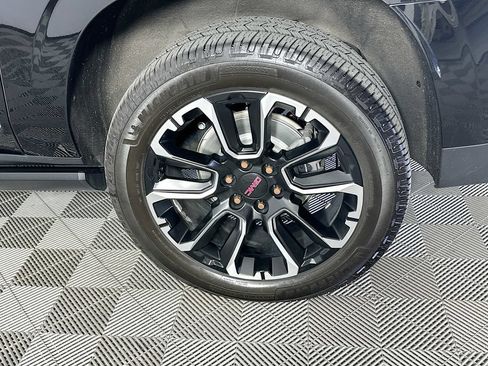 Used 2022 GMC Yukon XL Denali AWD/4WD image 41