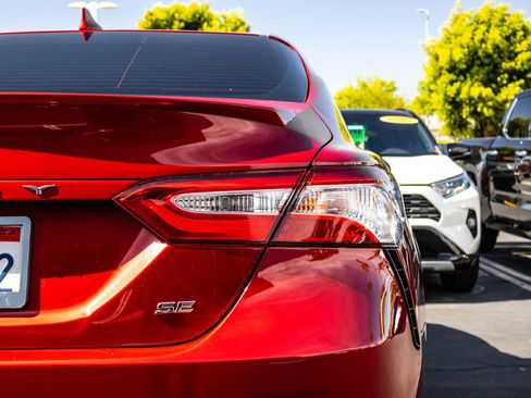 Certified 2020 Toyota Camry SE w/ Convenience Package FWD image 11