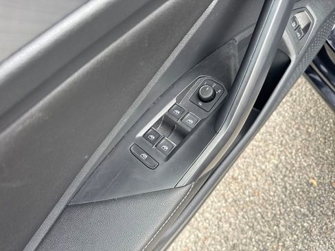 Used 2024 Volkswagen Jetta SE image 25