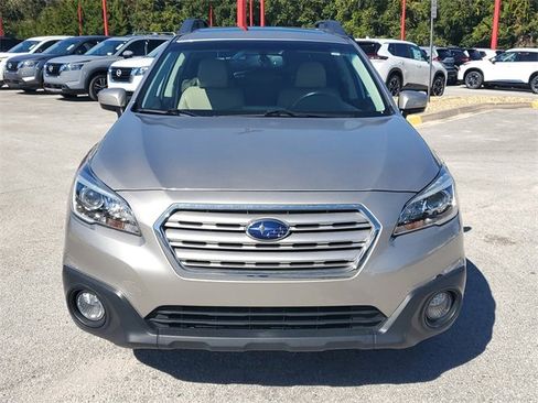 Used 2017 Subaru Outback 2.5i Premium image 6
