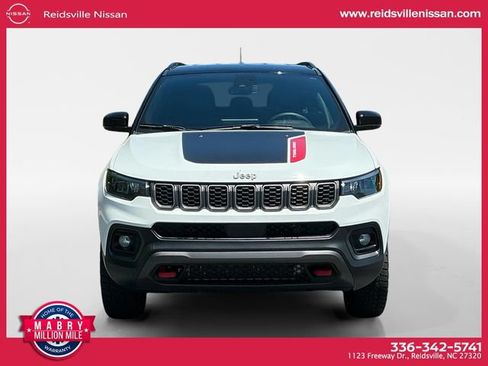 Used 2024 Jeep Compass Trailhawk AWD/4WD image 9