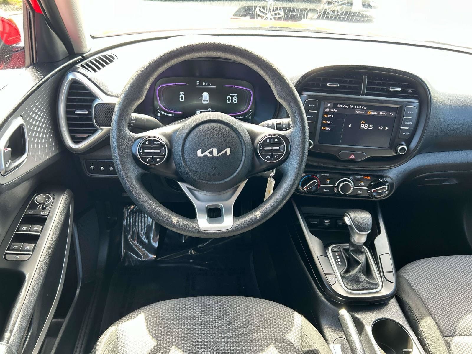 Used 2025 Kia Soul LX FWD image 9