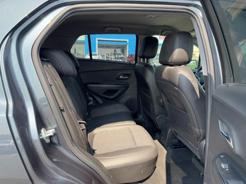 Used 2022 Chevrolet Trax LT w/ Driver Confidence Package AWD/4WD image 10