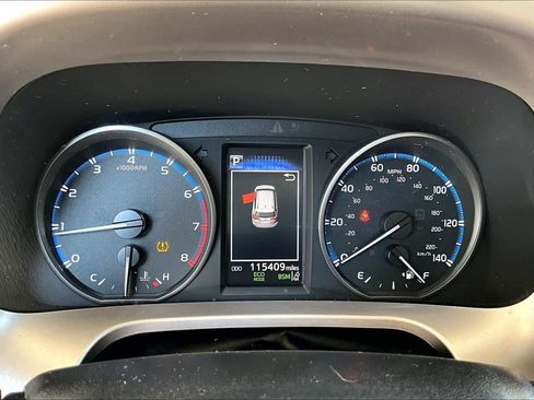 Used 2018 Toyota RAV4 XLE FWD image 26
