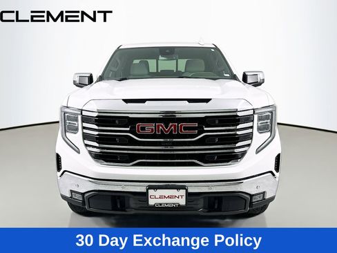 Used 2022 GMC Sierra 1500 SLT w/ SLT Convenience Package AWD/4WD image 3