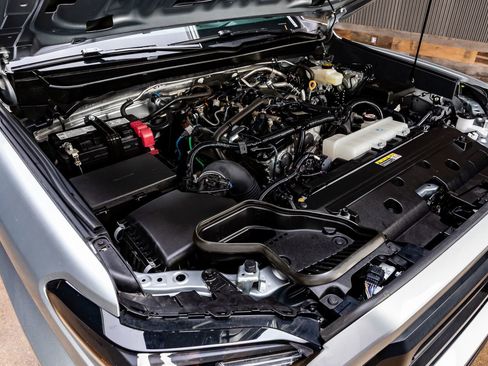 Used 2024 Toyota Tacoma SR5 w/ SR5 Upgrade Package image 39