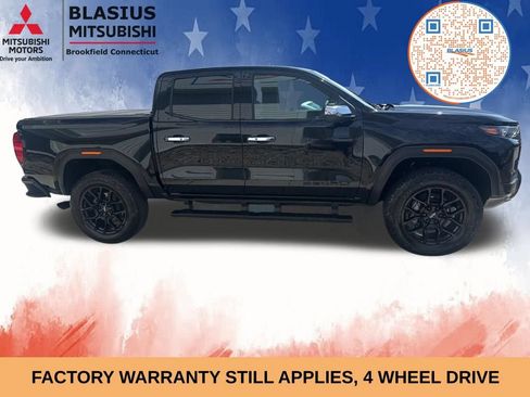 Used 2024 GMC Canyon Denali w/ LPO, Denali Black Edition AWD/4WD image 3