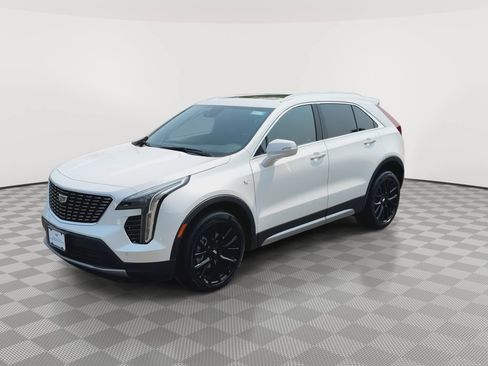Used 2023 Cadillac XT4 Premium Luxury w/ Cold Weather Package AWD/4WD image 4