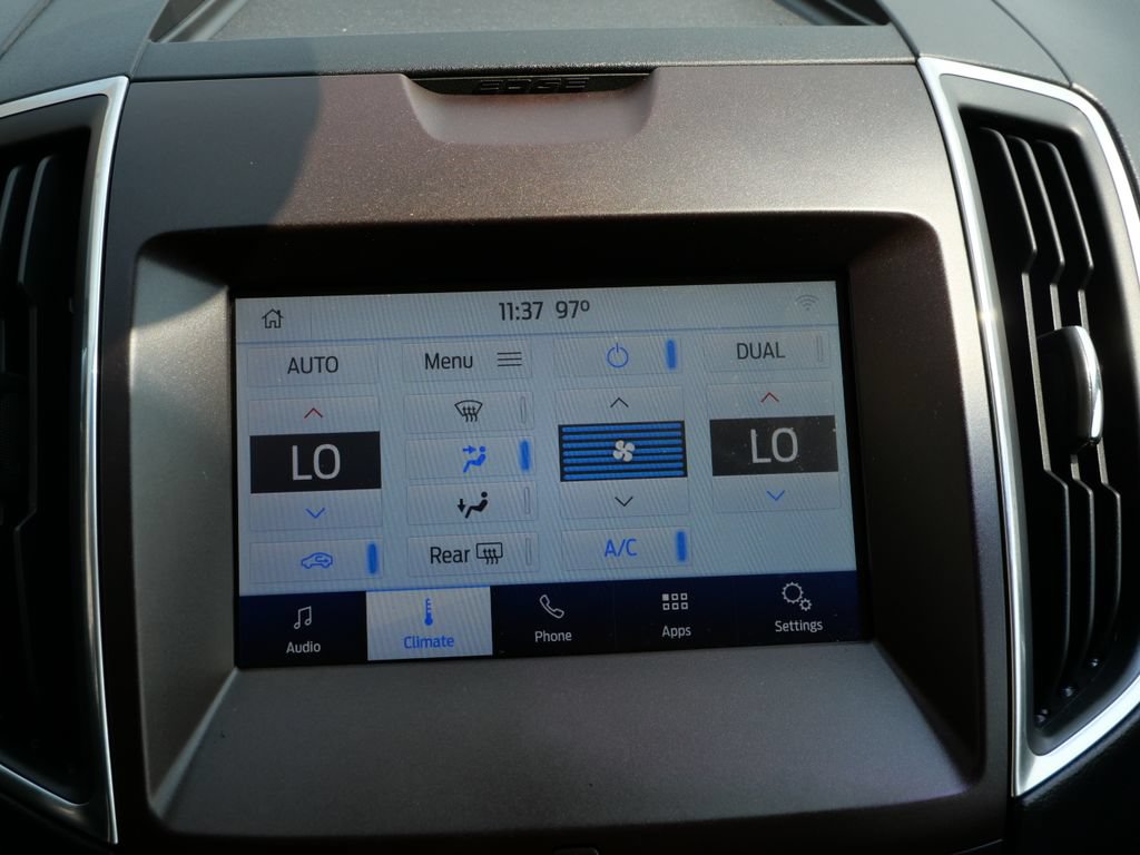 Used 2020 Ford Edge Titanium AWD/4WD image 28