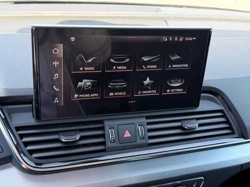 Used 2023 Audi Q5 e Premium Plus w/ Premium Plus Package image 25