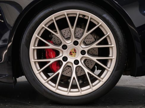 Used 2019 Porsche 911 Targa 4 GTS AWD/4WD image 11