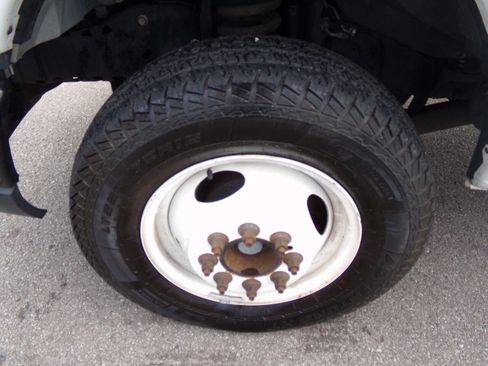 Used 2017 Ford E-450 and Econoline 450 Super Duty w/ Power Windows & Locks Group image 37