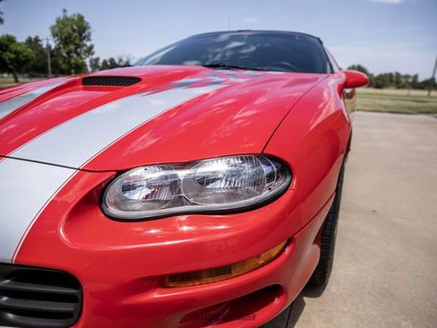 Used 2002 Chevrolet Camaro Z28 w/ SS Performance/Appearance Pkg RWD image 31