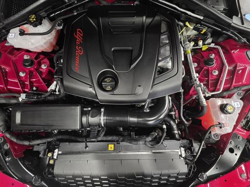 Used 2022 Alfa Romeo Giulia Ti image 3