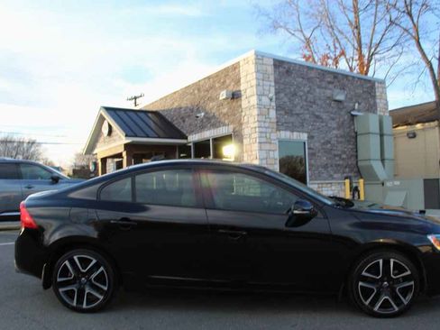 Used 2017 Volvo S60 T5 Dynamic w/ Vision Package image 4