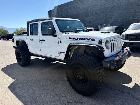 Used 2021 Jeep Gladiator Mojave AWD/4WD image 2