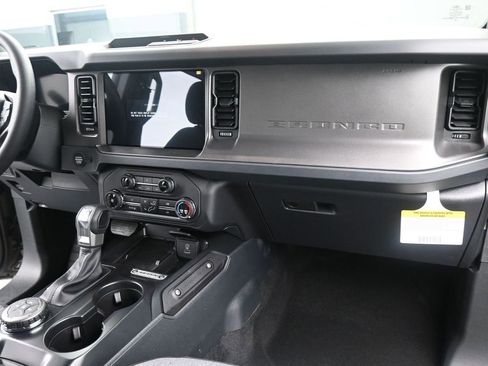 New 2025 Ford Bronco 4-Door image 3