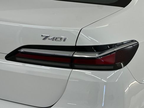 Used 2023 BMW 740i RWD image 29