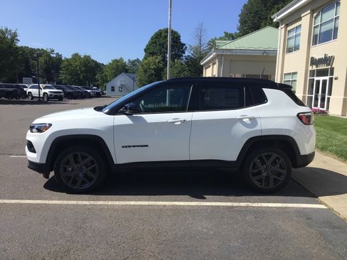 New 2025 Jeep Compass Limited w/ Sun and Sound Group image 4