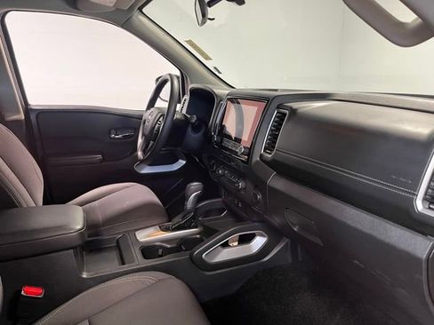 Used 2024 Nissan Frontier SV AWD/4WD image 11