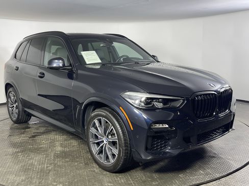 Used 2021 BMW X5 xDrive40i w/ M Sport Package image 3